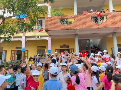 Chương trình " KHỞI ĐỘNG TUẦN MỚI" cùng trường Tiểu học Cát Thành - Học mà chơi, chơi mà học